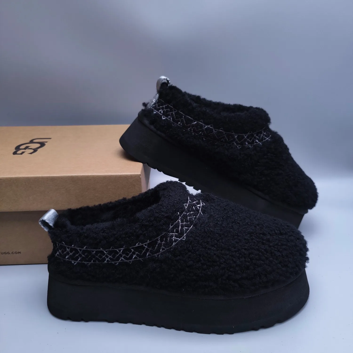 💰520 UGG sheepskin all-in-one snow boots 3976 Thick-soled ethnic style teddy roll women’s style Color: Teddy Brown White Black Size: 35-41